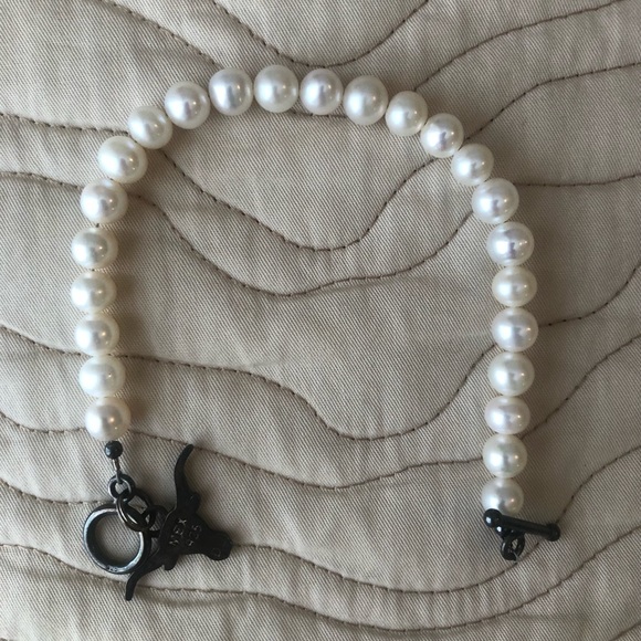 Texas Longhorns Pearl Bracelet in Brass - Picture 2 of 3